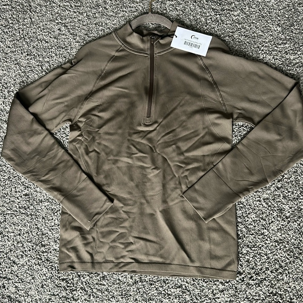 NWT Zyia Clay Pinnacle Long Sleeve